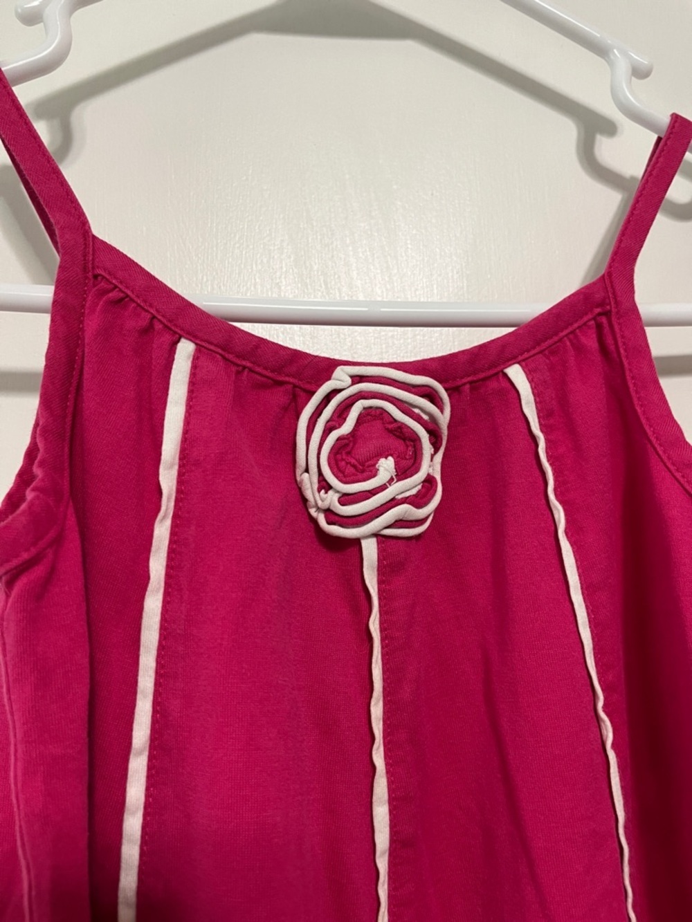 Hanna Andersson Hot Pink Sundress with White Trim and Rose Sz 5 - Picture 5 of 8